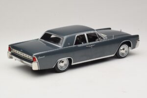 Lincoln Continental Grå Metallic Marnie KK-Scale 1:18 KKDC181482 Metall — bild 2 av 6