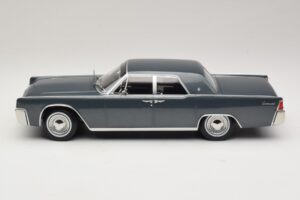 Lincoln Continental Grå Metallic Marnie KK-Scale 1:18 KKDC181482 Metall — bild 3 av 6