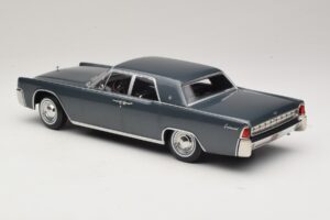 Lincoln Continental Grå Metallic Marnie KK-Scale 1:18 KKDC181482 Metall — bild 5 av 6
