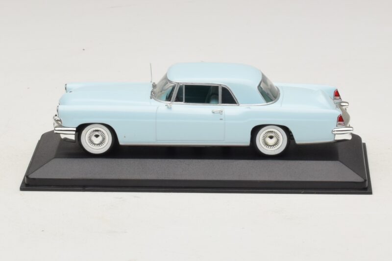Lincoln Continental Mark II Ljusblå Minichamps 1:43 400082304 Metall