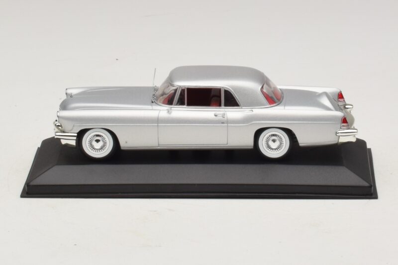 Lincoln Continental Mark II Silver Minichamps 1:43 Lincoln Continental Mark II Silver Minichamps 1:43 400082301 Metall