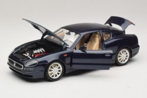 Maserati 3200 GT Blå Bburago 1:18 3371-P1 Metall — bild 2 av 8