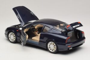 Maserati 3200 GT Blå Bburago 1:18 3371-P1 Metall — bild 5 av 8