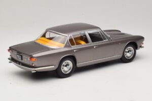 Maserati Quattroporte I Grå Metallic KK-Scale 1:18 KKDC181511 Metall — bild 2 av 6