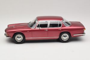 Maserati Quattroporte I Röd Metallic KK-Scale 1:18 KKDC181512 Metall — bild 3 av 6