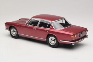 Maserati Quattroporte I Röd Metallic KK-Scale 1:18 KKDC181512 Metall — bild 5 av 6