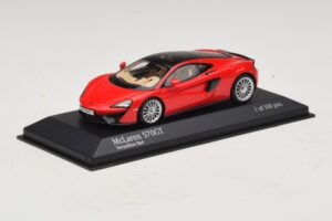 McLaren 570GT Vermillion Red Minichamps 1:43 537154522 Metall — bild 2 av 5