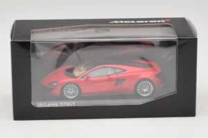McLaren 570GT Vermillion Red Minichamps 1:43 537154522 Metall — bild 5 av 5