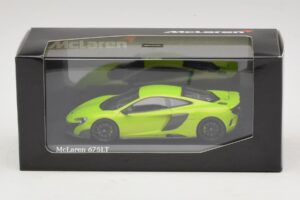 McLaren 675LT Napier Green Minichamps 1:43 537154422 Metall — bild 5 av 5