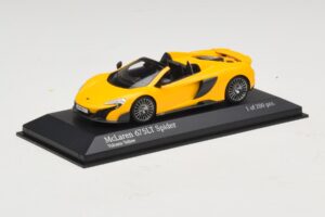 McLaren 675LT Spider Volcano Yellow Minichamps 1:43 537154430 Metall — bild 2 av 5