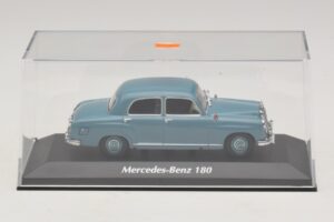 Mercedes 180 W120 Blå Maxichamps 1:43 940033102 Metall — bild 4 av 5