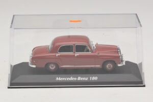 Mercedes 180 W120 Röd Maxichamps 1:43 940033101 Metall — bild 4 av 5