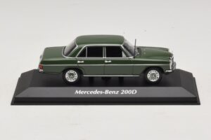 Mercedes 200D W115 Mörkgrön Maxichamps 1:43 940034001 Metall