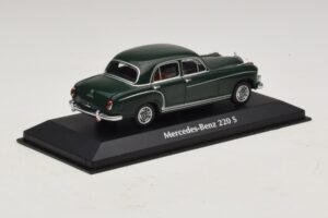 Mercedes 220 S W180 Mörkgrön Maxichamps 1:43 940033001 Metall — bild 2 av 5