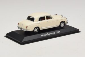 Mercedes 220 S W180 Vit Maxichamps 1:43 940033000 Metall — bild 2 av 5