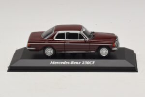 Mercedes 230 CE C123 Röd Maxichamps 1:43 940032221 Metall