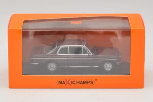 Mercedes 230 CE C123 Röd Maxichamps 1:43 940032221 Metall — bild 5 av 5