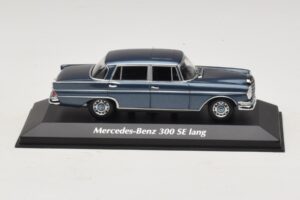 Mercedes 300 SE W112 Lang Blåmetallic Maxichamps 1:43 940035200 Metall