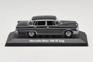 Mercedes 300 SE W112 Lang Mörkgrå Maxichamps 1:43 940035201 Metall