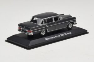 Mercedes 300 SE W112 Lang Mörkgrå Maxichamps 1:43 940035201 Metall — bild 2 av 5