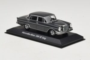 Mercedes 300 SE W112 Lang Mörkgrå Maxichamps 1:43 940035201 Metall — bild 3 av 5