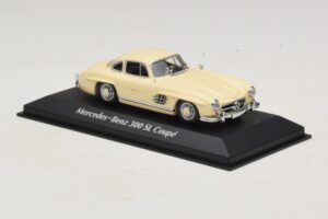 Mercedes 300 SL W198 Vit Maxichamps 1:43 940039002 Metall — bild 3 av 5