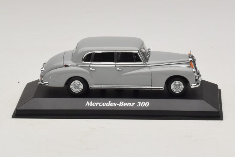 Mercedes 300 W186 Grå Maxichamps 1:43 940039061 Metall