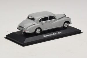 Mercedes 300 W186 Grå Maxichamps 1:43 940039061 Metall — bild 2 av 5