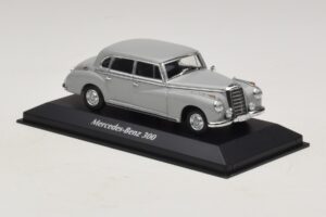 Mercedes 300 W186 Grå Maxichamps 1:43 940039061 Metall — bild 3 av 5