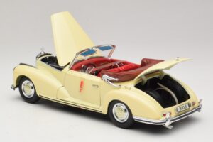 Mercedes 300S Gräddvit Maisto 1:18 31806 Metall — bild 5 av 8