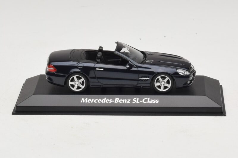 Mercedes SL R230 Blåmetallic Maxichamps 1:43 940037531 Metall