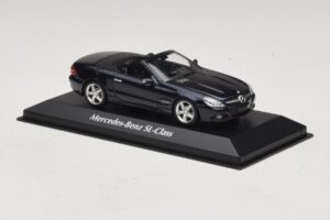 Mercedes SL R230 Blåmetallic Maxichamps 1:43 940037531 Metall — bild 3 av 5