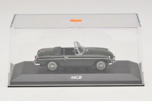 MG MGB Mk1 Grön Maxichamps 1:43 940131031 Metall — bild 4 av 5