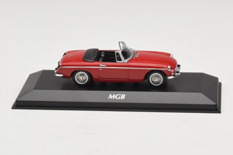 MG MGB Mk1 Röd Maxichamps 1:43 940131030 Metall