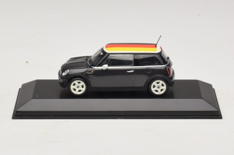 Mini Cooper One R50 Grön Med Tysk Flagga Minichamps 1:43 MINI033 Metall