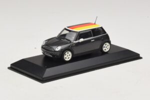 Mini Cooper One R50 Grön Med Tysk Flagga Minichamps 1:43 MINI033 Metall — bild 2 av 5