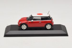 Mini Cooper One R50 Röd Med Japansk Flagga Minichamps 1:43 MINI034 Metall