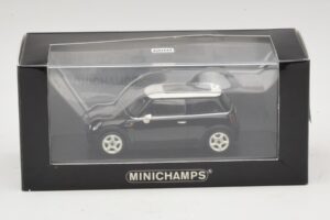 Mini Cooper S R53 Svart Med Panoramatak Minichamps 1:43 MINI022 Metall — bild 4 av 4