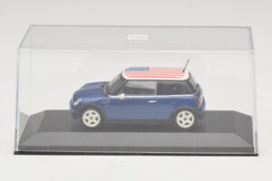 Mini Cooper S R53 Blå Med Amerikansk Flagga Minichamps 1:43 MINI014 Metall — bild 4 av 5