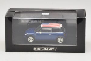 Mini Cooper S R53 Blå Med Amerikansk Flagga Minichamps 1:43 MINI014 Metall — bild 5 av 5