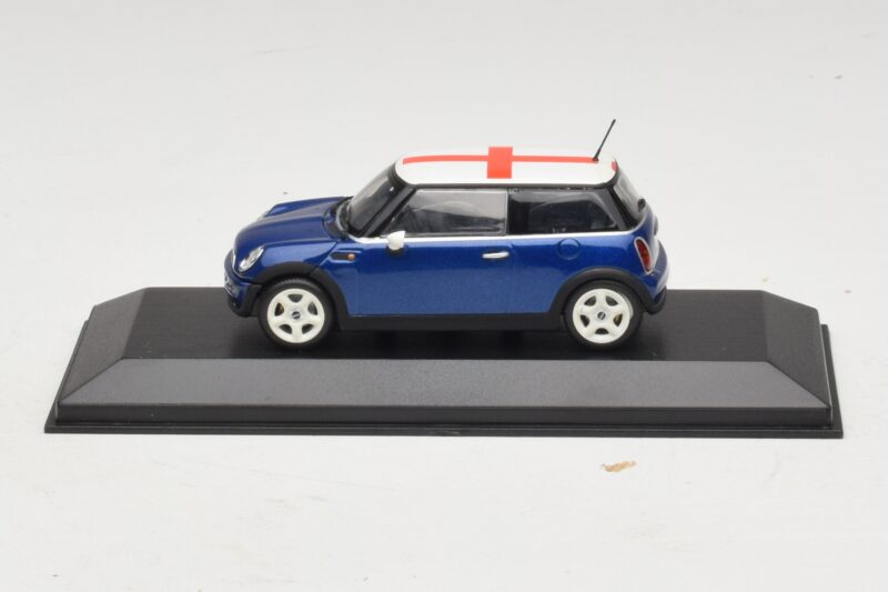 Mini Cooper S R53 Blå Med Engelsk Flagga Minichamps 1:43 MINI012 Metall