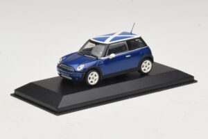 Mini Cooper S R53 Blå Med Skotsk Flagga Minichamps 1:43 MINI016 Metall — bild 2 av 5