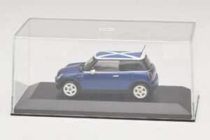 Mini Cooper S R53 Blå Med Skotsk Flagga Minichamps 1:43 MINI016 Metall — bild 4 av 5