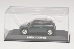 Mini Cooper S R53 Mörkgrön Med Svart Tak Minichamps 1:43 MINI023 Metall — bild 4 av 5