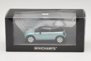 Mini Cooper S R53 Ljusblå Metallic Med Svart Tak Minichamps 1:43 MINI030 Metall — bild 4 av 4