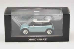 Mini Cooper S R53 Ljusblå Metallic Med Panoramatak Minichamps 1:43 MINI018 Metall — bild 4 av 4
