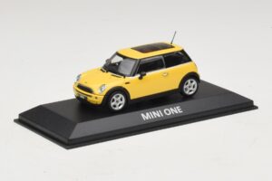 Mini Cooper S R53 Liquid Yellow Med Panoramatak Minichamps 1:43 MINI013 Metall — bild 2 av 4