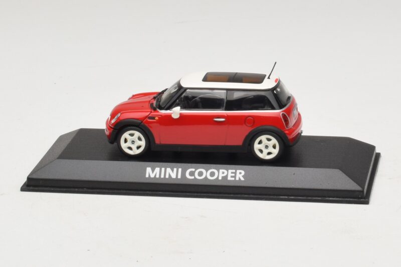 Mini Cooper S R53 Röd Med Panoramatak Minichamps 1:43 MINI024 Metall