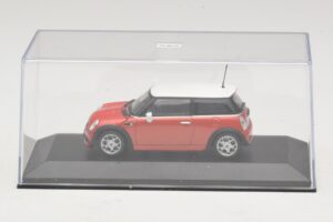 Mini Cooper S R53 Röd Med Vitt Tak Minichamps 1:43 MINI025 Metall — bild 4 av 5