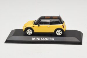 Mini Cooper S R53 Gul Med Svart Tak Minichamps 1:43 MINI031 Metall